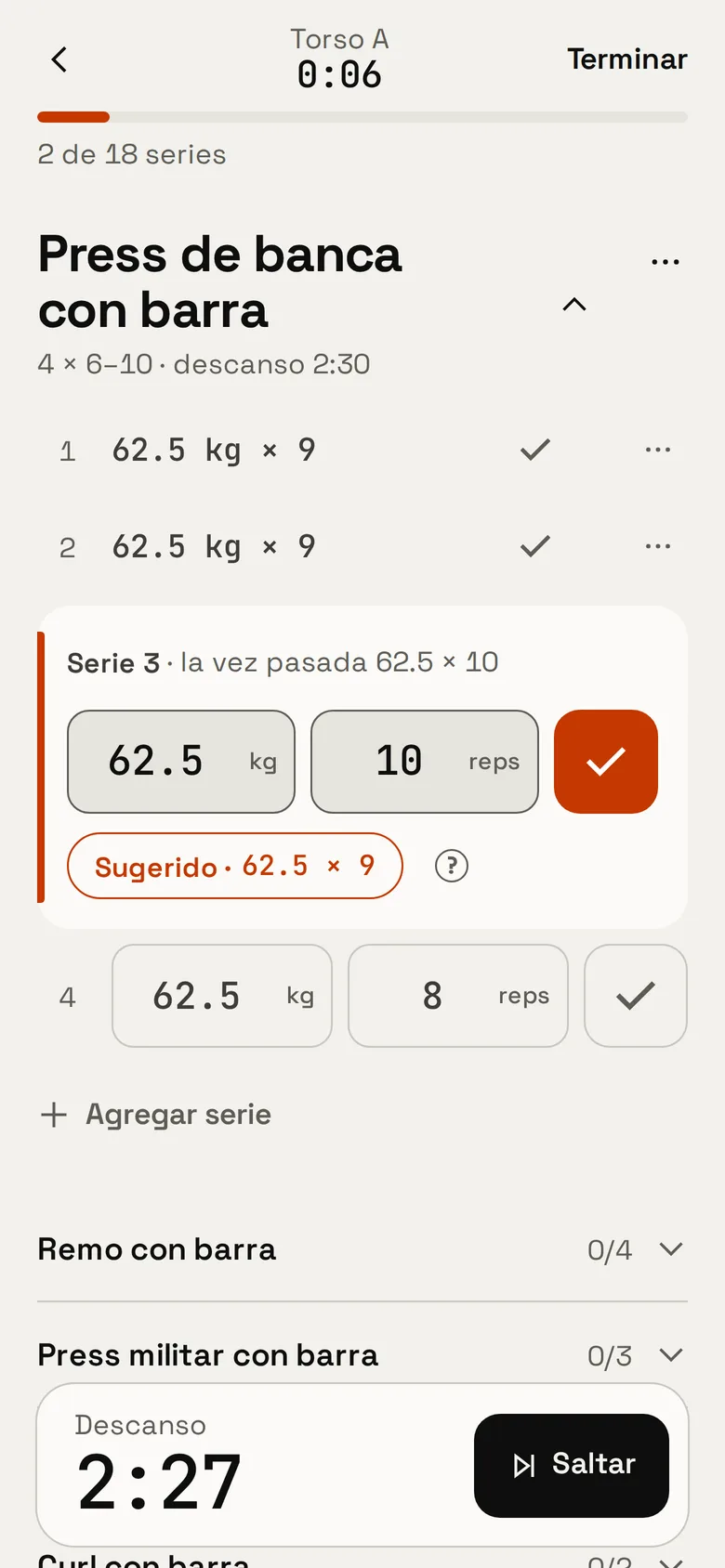 Sesión de peso muerto: dos series de 115 kg registradas, los discos por lado y el descanso en 2:25